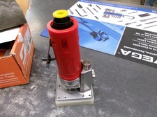 Dynabrade 18240 Air Operated 14 Router With Base