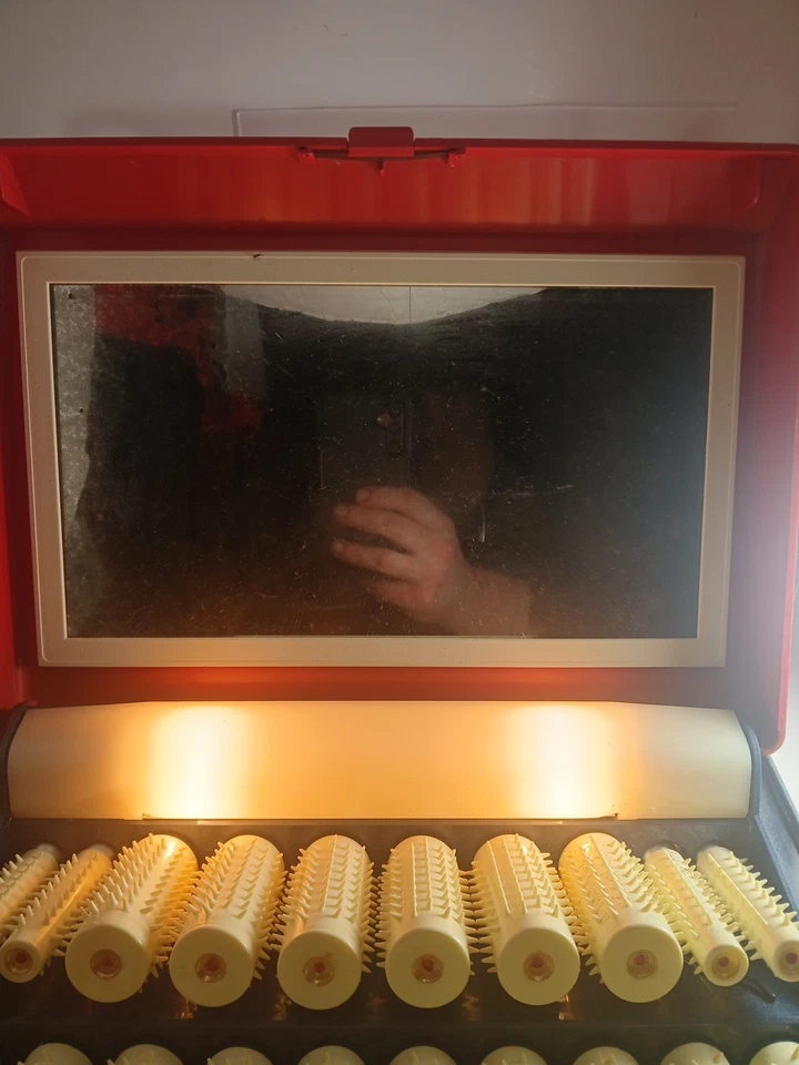 Rizadores de pelo vintage Clairol Kindness Deluxe Hot Rollers espejo iluminado 1968 KM1 Foto 3 de 4