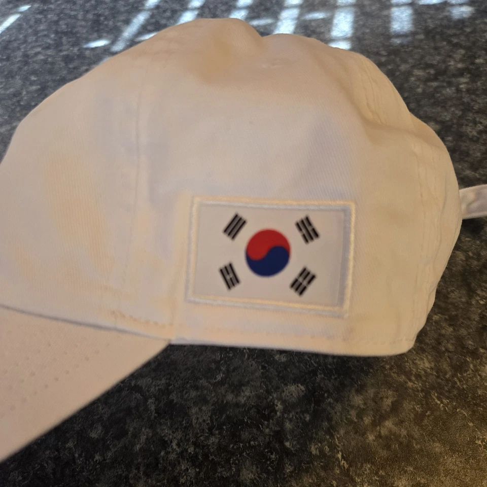 HTF Korea Limited Nike Olympic White  Nike Seoul Store Very Clean Korean Flag - Image 3 of 4