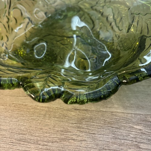 Vintage Set of 2 Olive Green Indiana Glass Serving Dishes with Embossed Berries - Picture 5 of 8