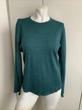 Seg’ments green Women’s size small long sleeve 100% Merino wool base layer shirt