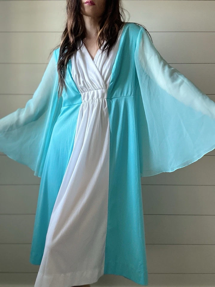 1970s Angel Wing Sleeve Dress Blue Volup Friendly Chiffon Sleeves Groovy Mod - Image 2 of 4