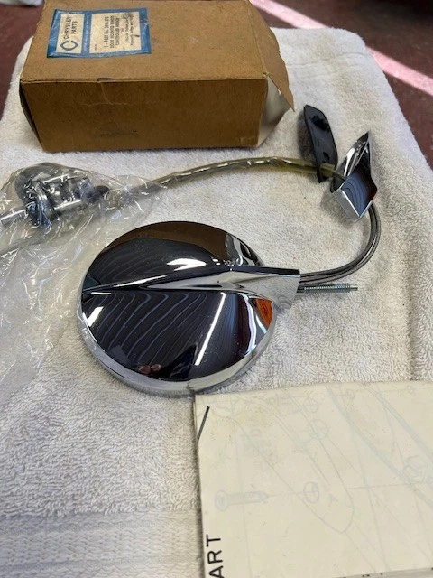 Espelho remoto montado na porta Mopar NOS para 1963-64 Valiant, dardo. Plymouth/Dodge - Imagem 2 de 4