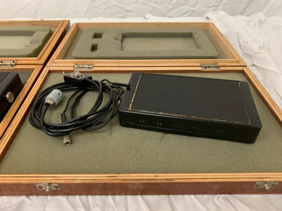 Rare Neumann Gefell HH721 vintage condenser wireless microphones in wood Boxes - Image 2 of 4