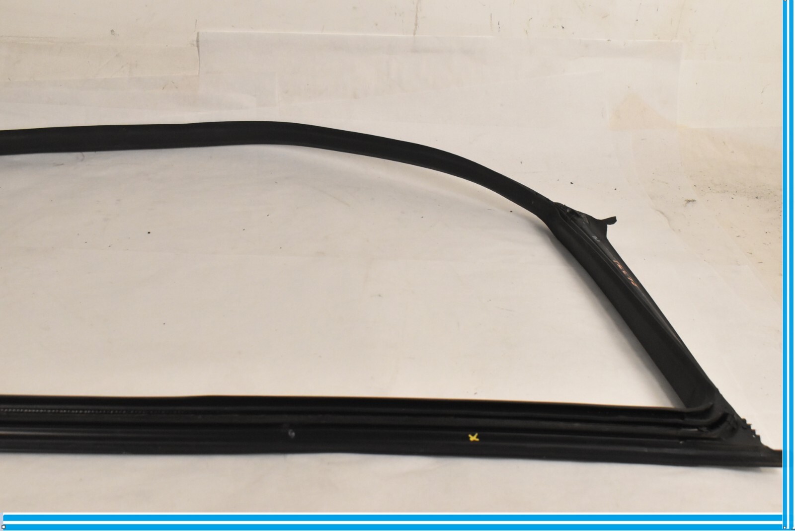 Maserati Ghibli 2014-2017 Front Left Door gasket