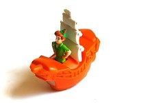 Jouet Mc Donalds Happy Meal Disney Euro disneyland Peter Pan Bateau