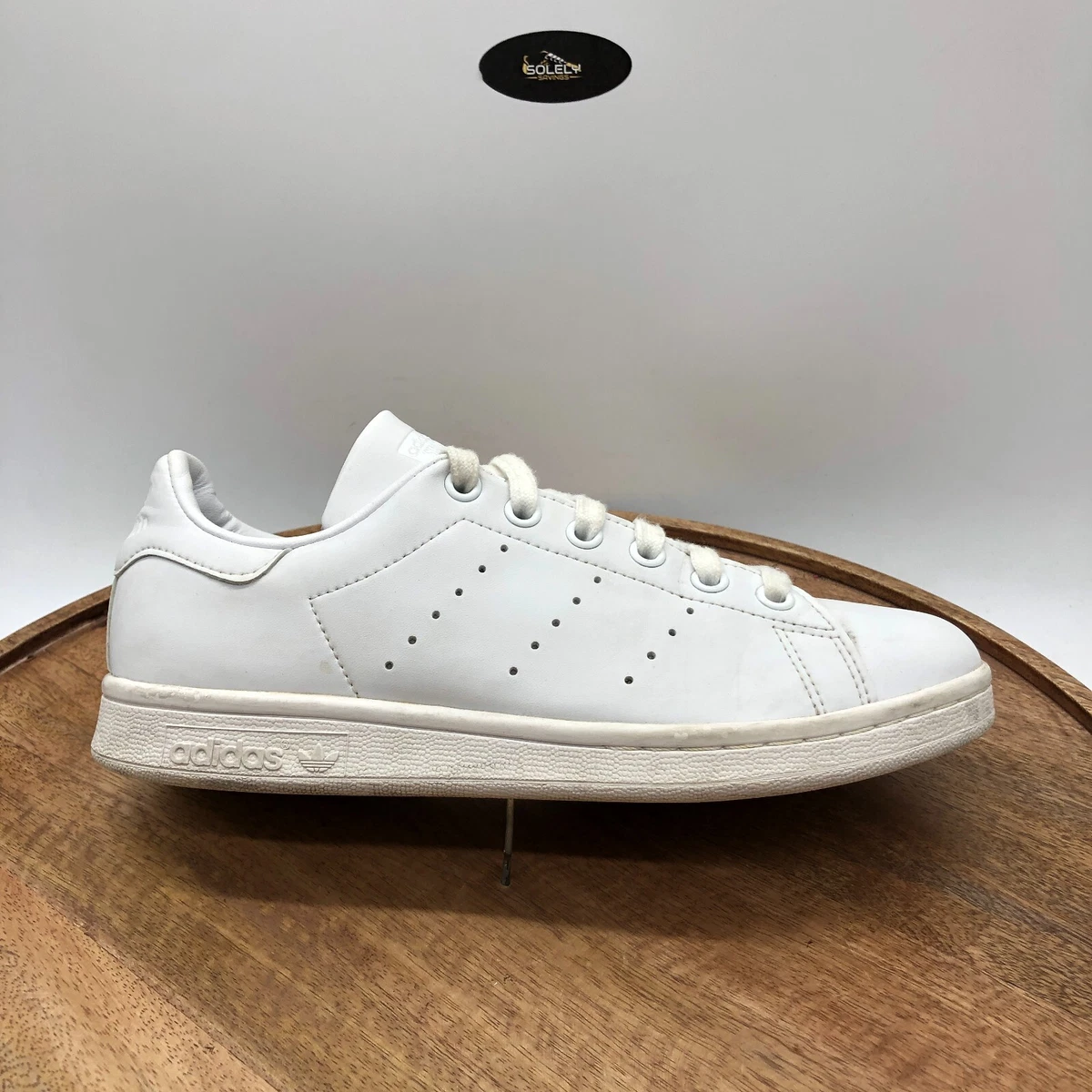 White adidas Stan Smith Shoes, Q47225