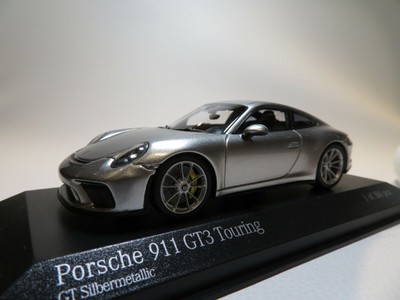 Minichamps 1:43-410 991 II - tiefschwarz met - 1 of 504 Porsche 911 GT3