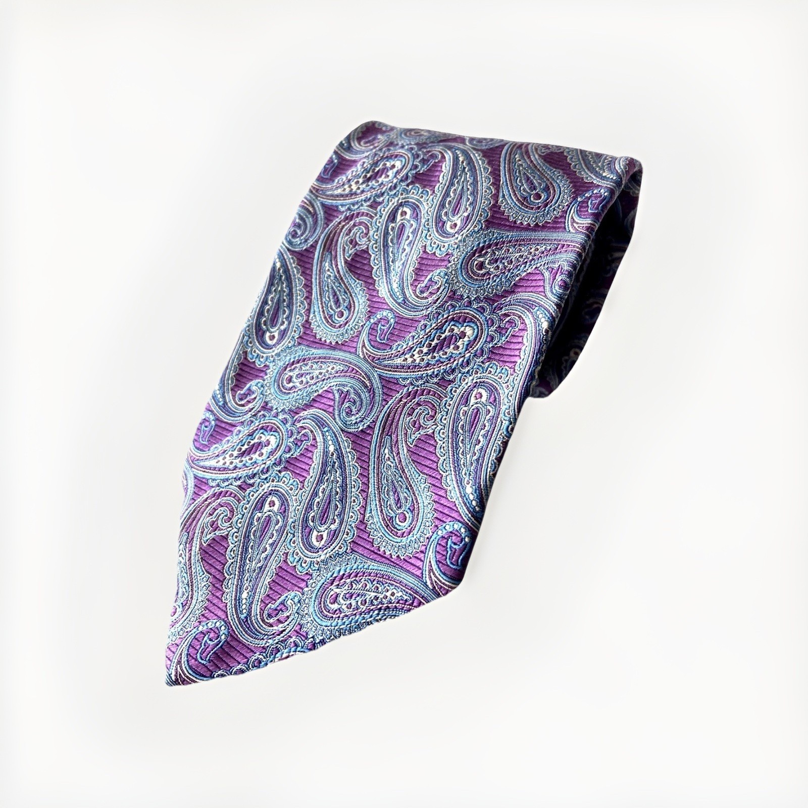 Brooks Brothers Jacquard Design Paisley Pattern Silk Neck Tie 58.5 x 3.5