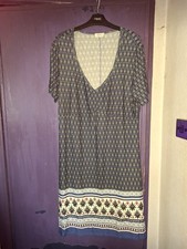 BOYSEN'S BLUE PATTERNED STRETCH T SHIRT DRESS..SIZE 20