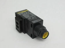 Omron E3JU-XM4T-MN1 Photo Switch 24-240VAC 12-240VDC MISSING HARDWARE USED