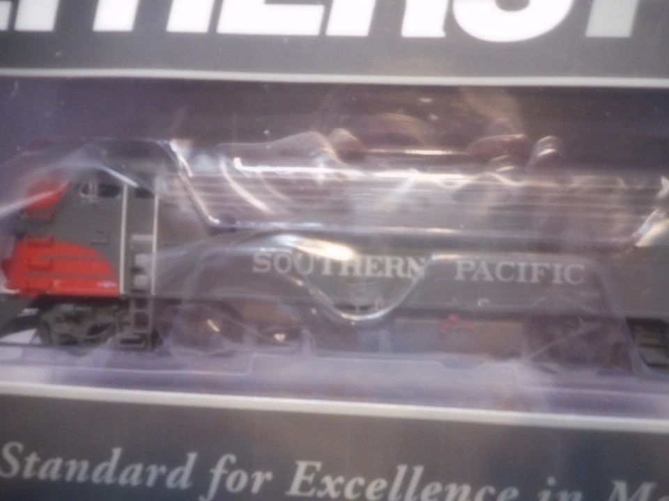 HO WALTHERSS EMD FP7 SOUTHERN PACIFIC 6457 DCC/SOUND - Image 2 of 3