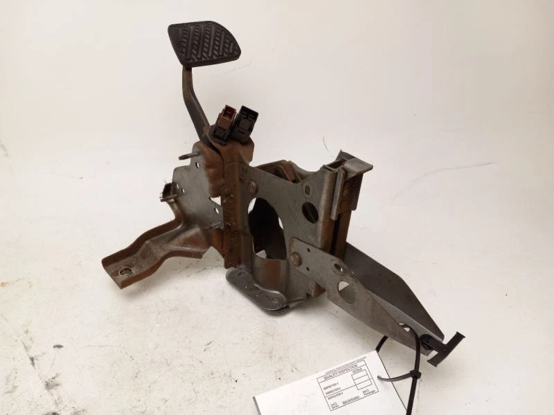 Nissan Altima 2009 pedal de freno Foto 2 de 4