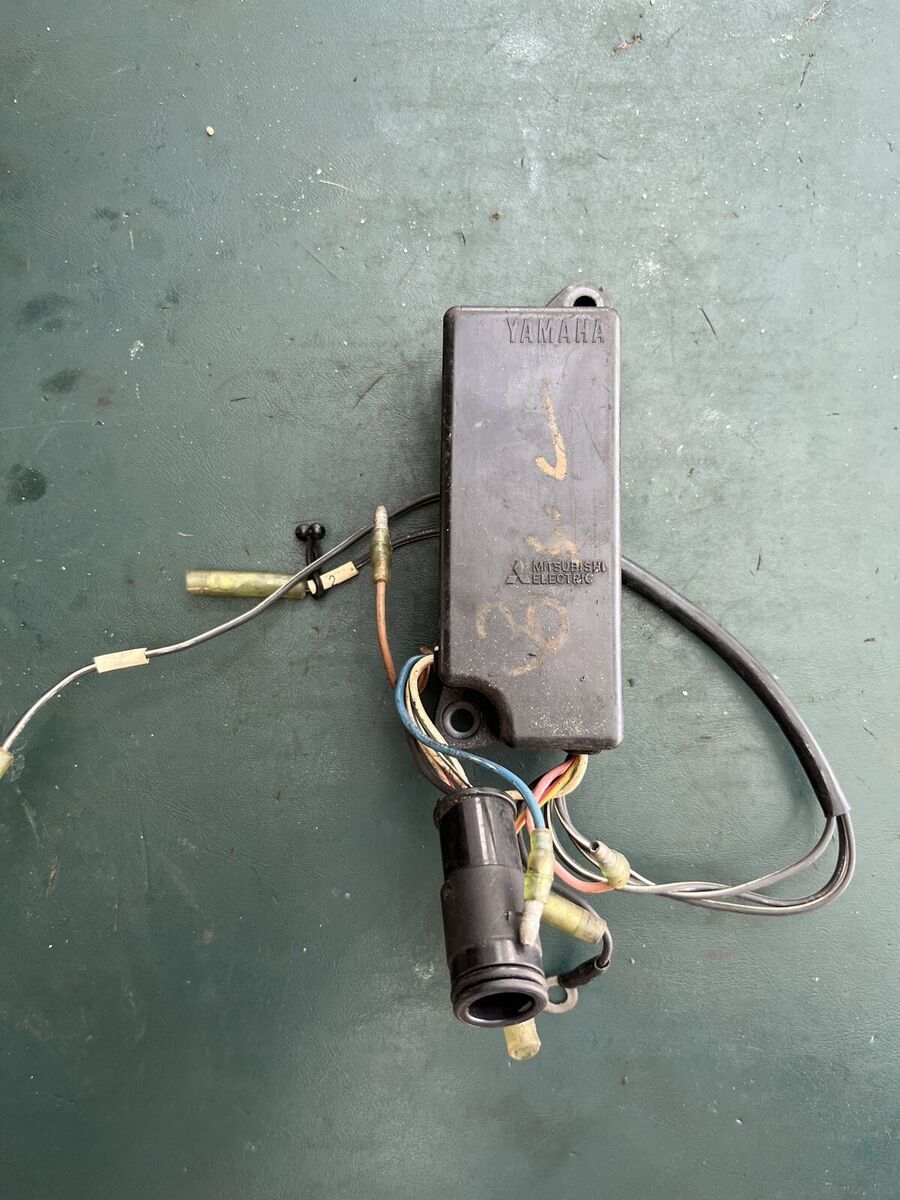 30 25 hp Yamaha 6J8-85540-H0-00 C.D.I. UNIT cdi electrical 30 25 hp Yamaha 6J8-85540-H0-00 C.D.I. UNIT cdi electrical