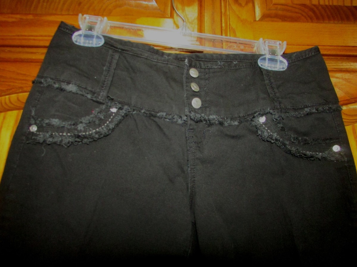 NORI SZ 7 X 31 BLACK STRAIGHT LEG JEANS W FRAYED SEAM TRIM