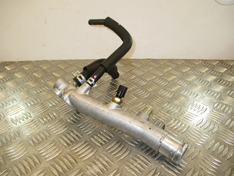 Mitsubishi L200 2016 2,4 DI-D 4x4 4N15. Tubo refrigerante de agua 48K Foto 3 de 4