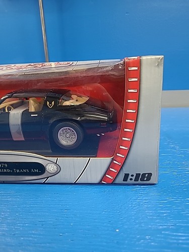 Road Signature Collection 1979 Pontiac Firebird Trans Am 1:18 Diecast Model - Picture 6 of 8
