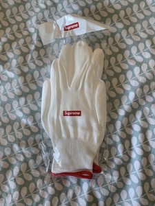 supreme gloves