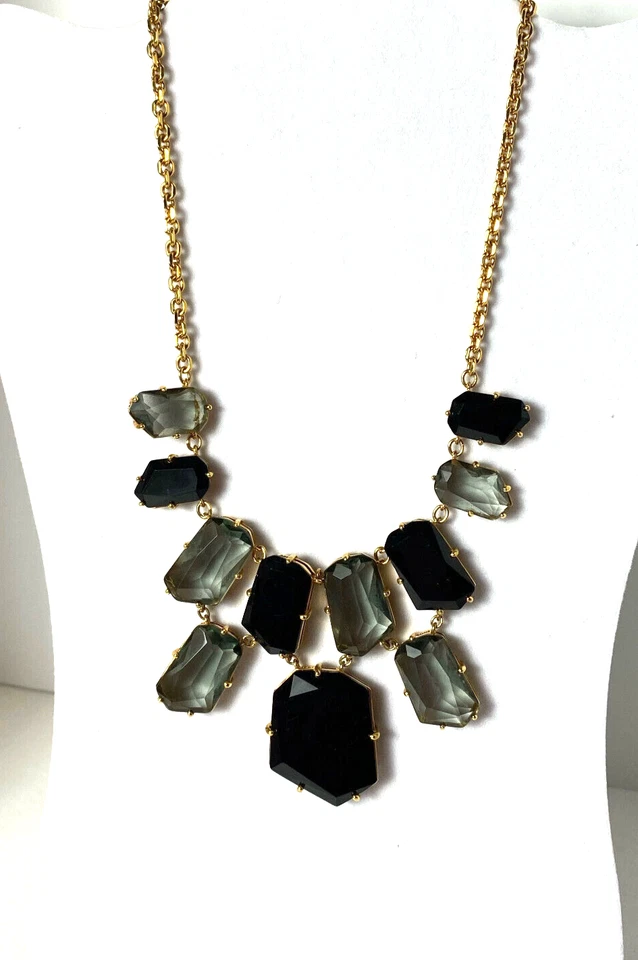 Juego Kate Spade EN Piedra Jet Negro y Piedras Ahumadas Tono Dorado Foto 2 de 4