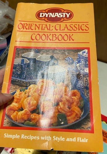 Lot of 8 Vintage Chinese Oriental Cookbooks and Recipe Ephemera Illustrated - Picture 3 of 5