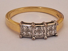 18ct Gold, 1ct Square cut Diamond Ring Trilogy cluster Ring. Size N1/2