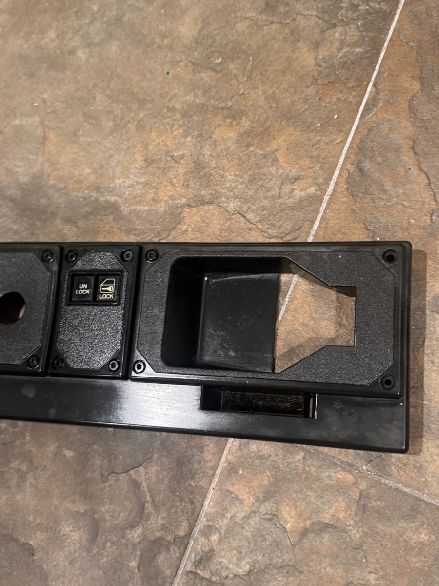 OEM GM 1982-1992 CAMARO FIREBIRD RIGHT DOOR PANEL DOOR HANDLE LOCK