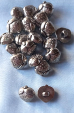 50 ANCIENS  BOUTONS  FRAISE ANCIEN STOCK   DIAMETRE  1,4 CM