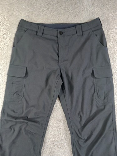 Under Armour Loose 38/32 Mens Pants Black Storm Cargo Polyester Solid - Picture 2 of 15