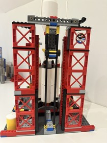 LEGO City Space Centre 3368 2011 100% COMPLETE Retired W/box & Manual & Minifigs