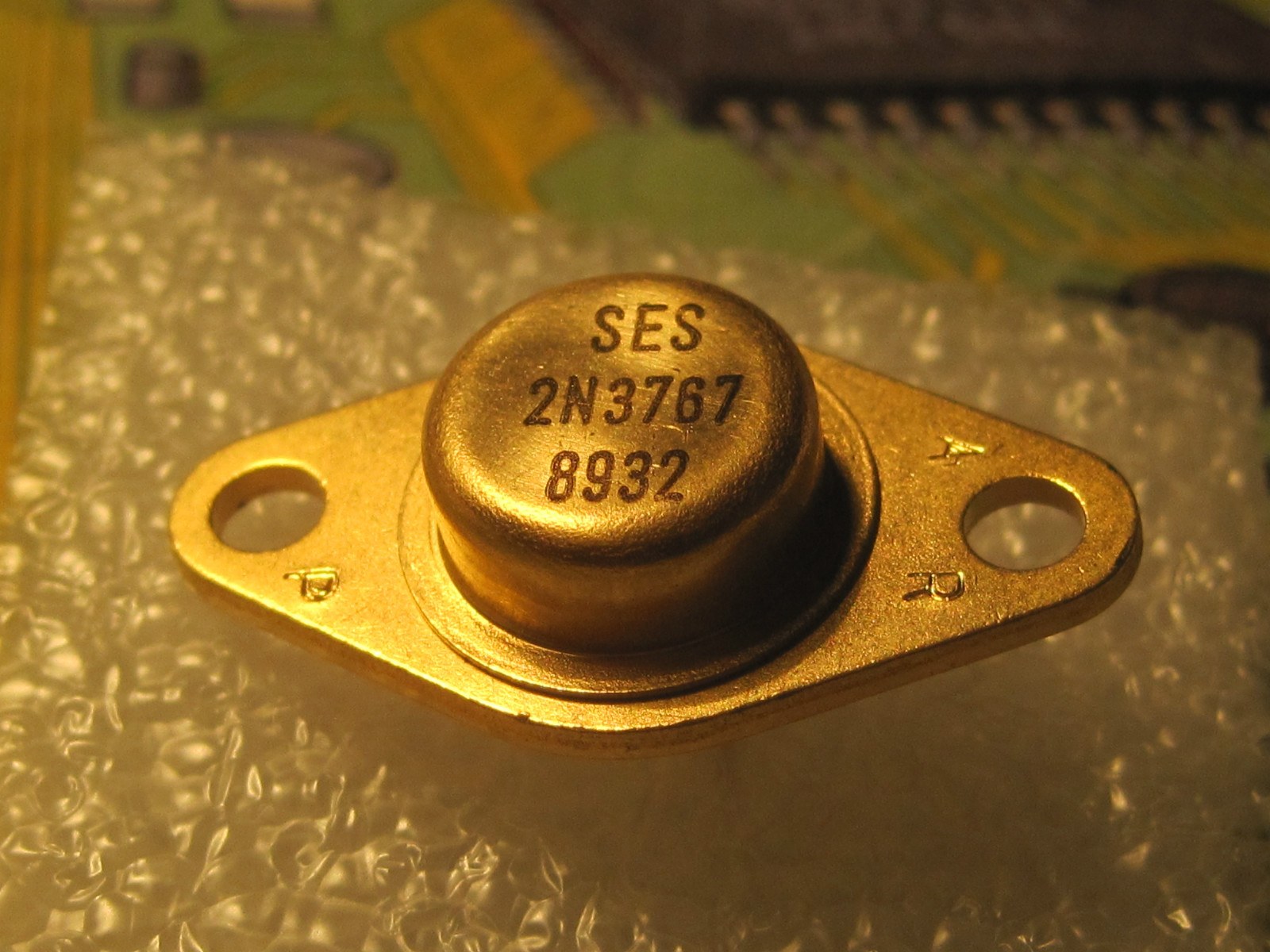 Transistor NPN 2N3767 puissance 80v 4A 25w composant electronique 132-023