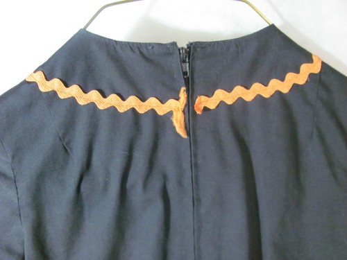 Girls' 4-6? Handmade Black Halloween Dress w/ Orange Rickrack, Glitter Pumpkins - Picture 4 of 12