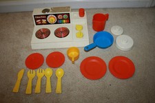Vintage 1978 Fisher Price Kitchen Magic Burner Stove w/some Accessories - T817