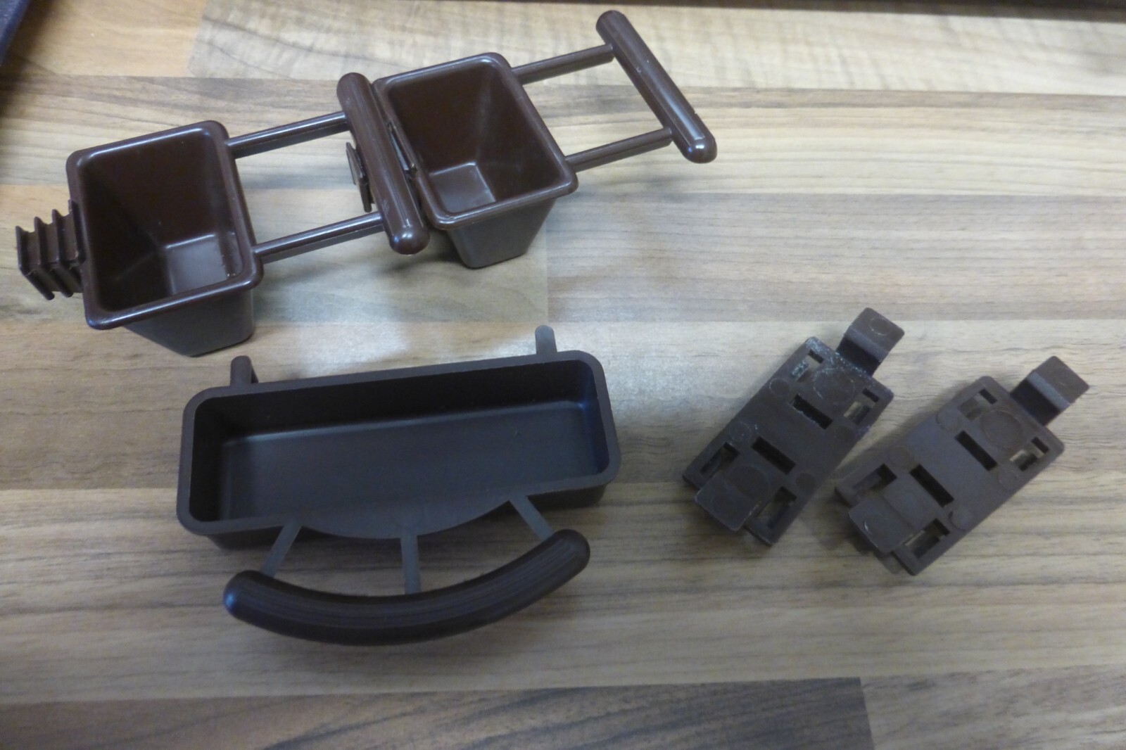 Job Lot Bird Parrot Parakeet Cockatiel Brown Plastic Food Water