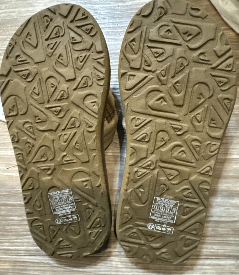 Sandalia Quiksilver Talladora Gamuza Núcleo Jóvenes Niños Talla 13. Venta al por menor $26 Foto 3 de 3