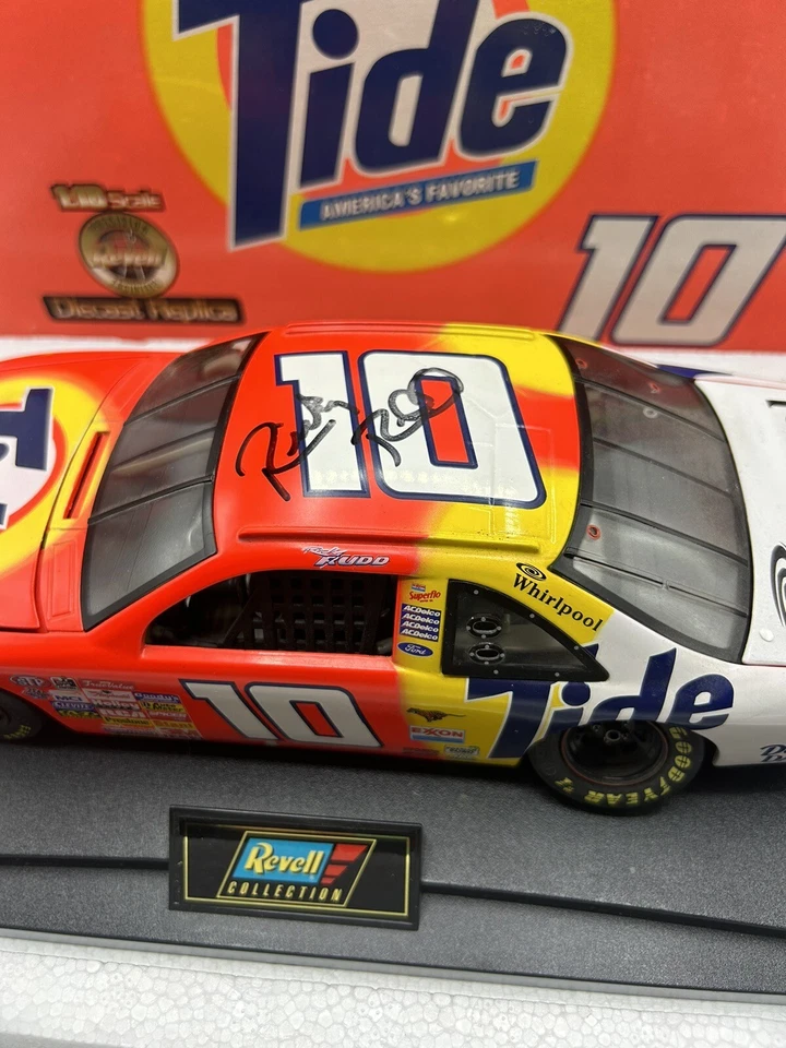 Ford Thunderbird 1997 NASCAR #10 Tide Ricky Rudd 1:18, firmado por Revell roto Foto 3 de 4