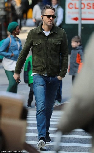 Ryan Reynolds Green Leather Trucker Jacket for Men Pure Suede Custom Made - Picture 5 of 8