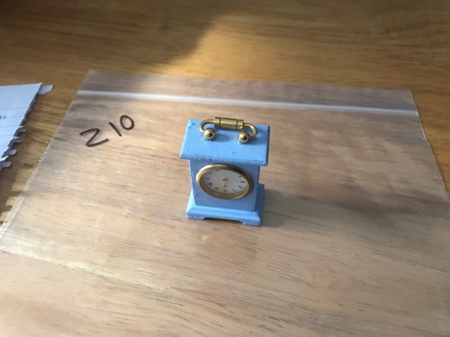 Miniature Quartz clocks and other makes. Over 100 clocks - Foto 409 di 470
