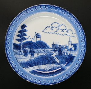 A good and rare Chinese export Kangxi porcelain view on Schevingen dish, 1700..