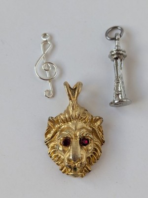 Set Of Three Pendants Music Note Space Needle Lion