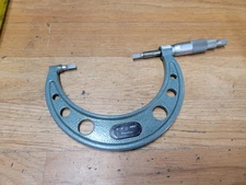 MITUTOYO NO 122 BLADE MICROMETER .0001 " X 3 - 4 "
