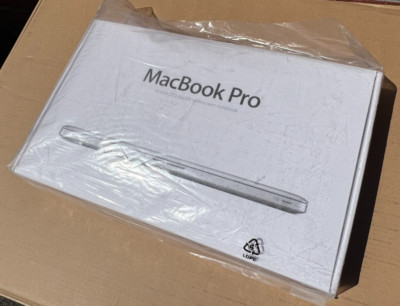 Original Apple MacBook Pro 15 Inch Notebook Karton