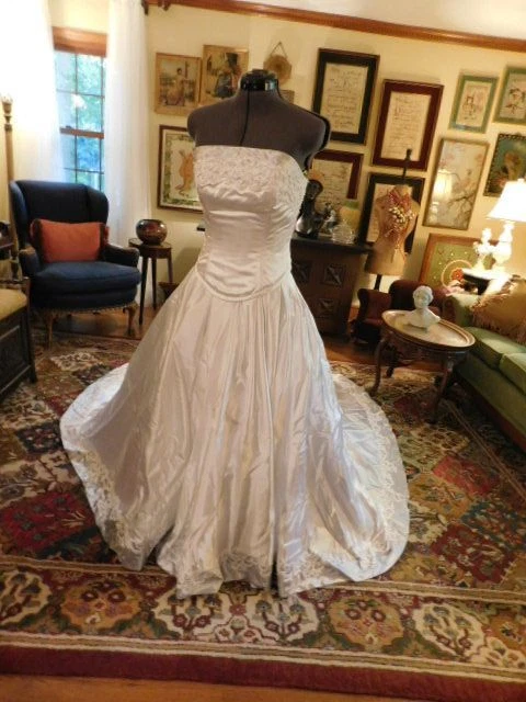 КРАСИВЫЙ БЕЛЫЙ W/СЕРЕБРО «ЭКСКЛЮЗИВНЫЙ СВАДЕБНЫЕ ПЛАТЬЯ» 2/ШТ НА ШНУРОВКЕ СВАДЕБНОЕ ПЛАТЬЕ S 12 - Изображение 2 из 4