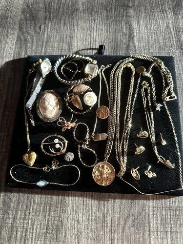 Vintage Estate Costume Jewelry Lot Mostly Gold Filled Scrap Or Wear Krementz +