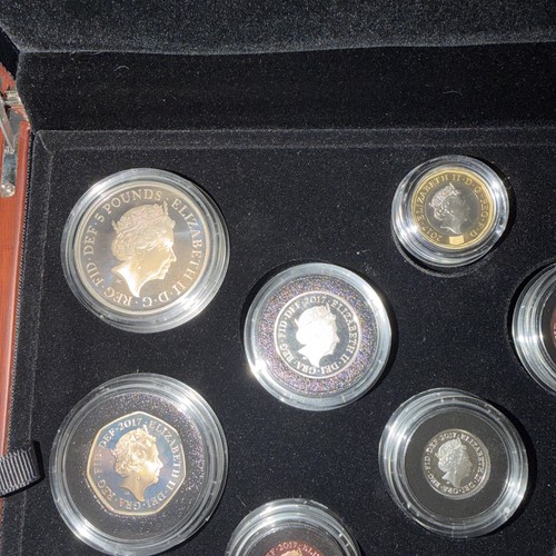 ROYAL MINT 2017 PREMIUM PROOF UNITED KINGDOM 13 COIN SET WOODEN BOX COA - Bild 9 von 23