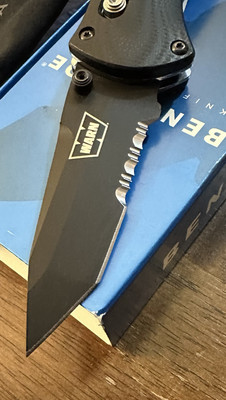 Benchmade-Discontinued 587SBK-1 AXIS Assist Wharncliffe Combo Edge Knife (NEW)