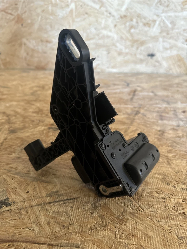 BMW 320i 328i F30 2012-2018 terminal de batería de distribución de encendido externo (A8) Foto 3 de 3