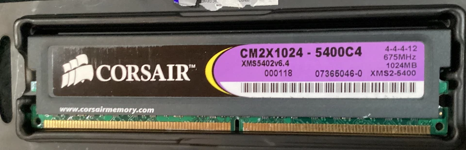 CORSAIR XMS2 5400 1GB 240-Pin DDR2 SDRAM DDR2 675MHz XMS5402v6.4 4-4-4-12 - Image 2 of 2