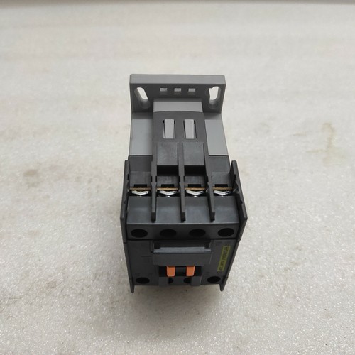 HYUNDAI ELECTRIC UMX22 MAGNETIC CONTACTOR COIL VOLTAGE 100-110V - Picture 6 of 8