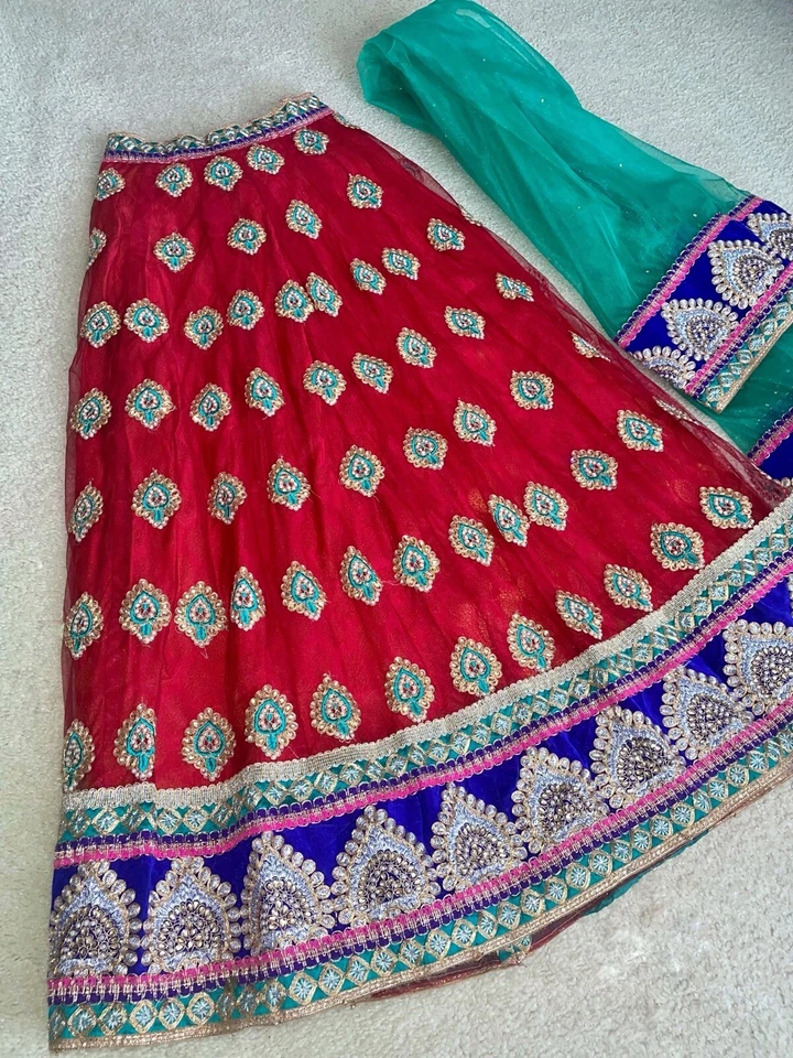 Conjunto de 2 piezas festivo Lengha boda fiesta Mehndi, diseñador inspirado indio paquistaní Foto 4 de 4