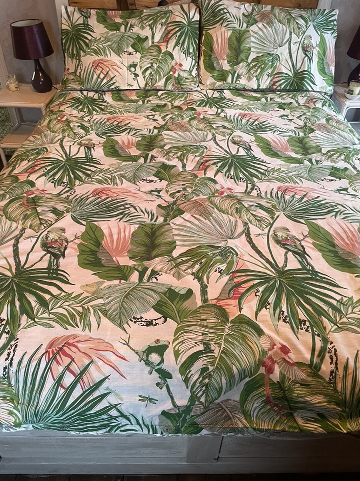 Reversible King Size Quilt Cover & 2 Pillow Cases Colour Not As